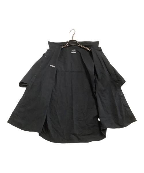 F.C.Real Bristol（エフシーレアルブリストル）F.C.Real Bristol (エフシーレアルブリストル) 半袖シャツ　AUTHENTIC FLY FRONT S/S SHIRT ブラック サイズ:Sの古着・服飾アイテム
