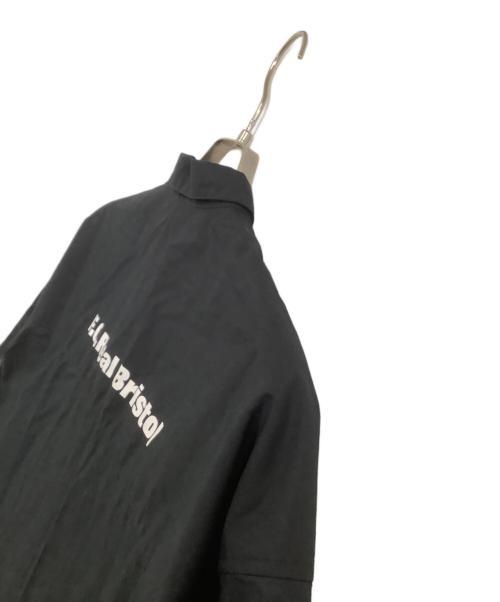 F.C.Real Bristol（エフシーレアルブリストル）F.C.Real Bristol (エフシーレアルブリストル) 半袖シャツ　AUTHENTIC FLY FRONT S/S SHIRT ブラック サイズ:Sの古着・服飾アイテム