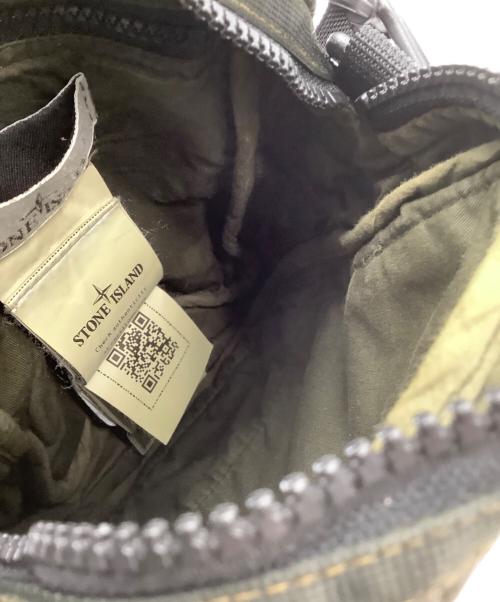 STONE ISLAND（ストーンアイランド）STONE ISLAND (ストーンアイランド) ショルダーバッグ　MUSSOLA GOMMATA CANVAS　23AW カーキの古着・服飾アイテム