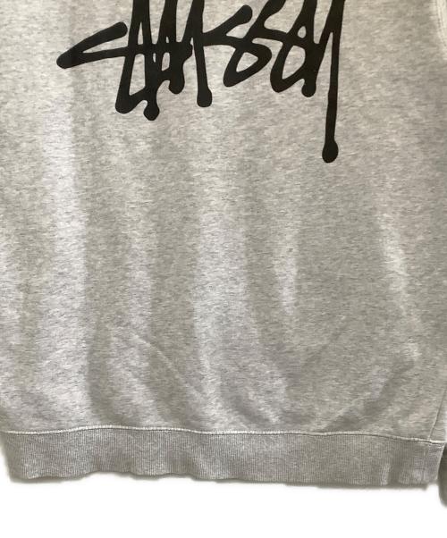 stussy（ステューシー）stussy (ステューシー) クルーネックスウェット ライトグレー サイズ:Mの古着・服飾アイテム