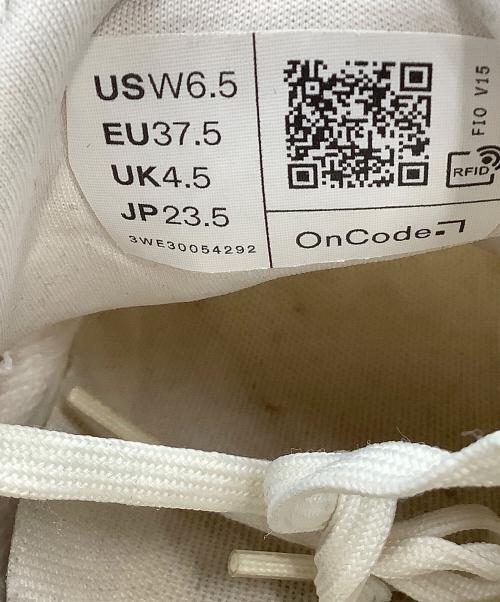 on（オン）On (オン) ランニングシューズ ベージュ サイズ:23.5の古着・服飾アイテム