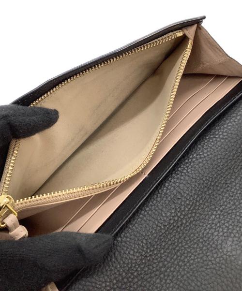 Chloe（クロエ）Chloe (クロエ) 長財布　フラップ付きグレインレザー製Alphabetウォレット ブラックの古着・服飾アイテム