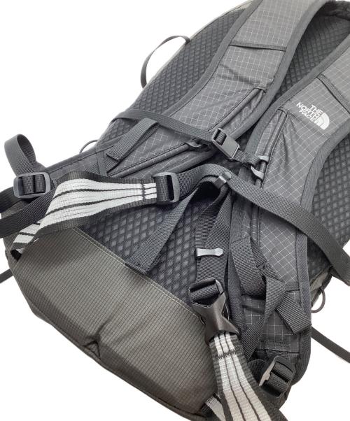 THE NORTH FACE（ザ ノース フェイス）THE NORTH FACE (ザ ノース フェイス) リュック ファクター 18/ Factor 18 ブラック×グレーの古着・服飾アイテム