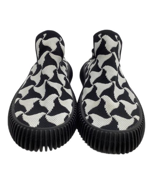 BOTTEGA VENETA（ボッテガベネタ）BOTTEGA VENETA (ボッテガベネタ) スリッポン RIPPLE KNIT JACQUARD SNEAKERS ホワイト×ブラック サイズ:41の古着・服飾アイテム