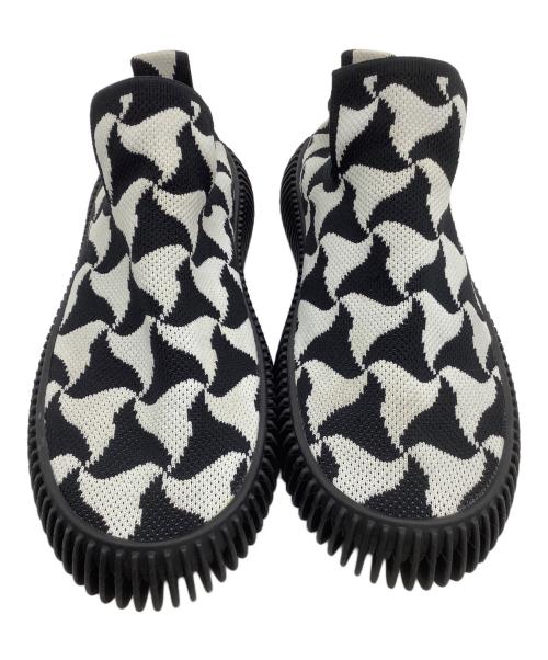 BOTTEGA VENETA（ボッテガベネタ）BOTTEGA VENETA (ボッテガベネタ) スリッポン RIPPLE KNIT JACQUARD SNEAKERS ホワイト×ブラック サイズ:41の古着・服飾アイテム