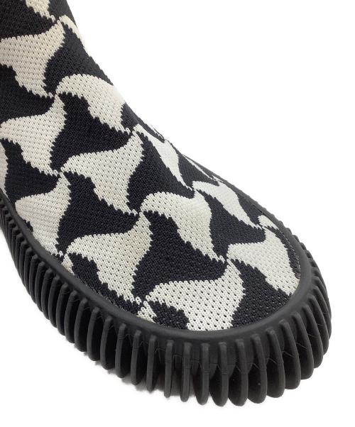 BOTTEGA VENETA（ボッテガベネタ）BOTTEGA VENETA (ボッテガベネタ) スリッポン RIPPLE KNIT JACQUARD SNEAKERS ホワイト×ブラック サイズ:41の古着・服飾アイテム