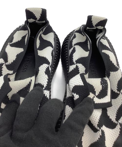 BOTTEGA VENETA（ボッテガベネタ）BOTTEGA VENETA (ボッテガベネタ) スリッポン RIPPLE KNIT JACQUARD SNEAKERS ホワイト×ブラック サイズ:41の古着・服飾アイテム