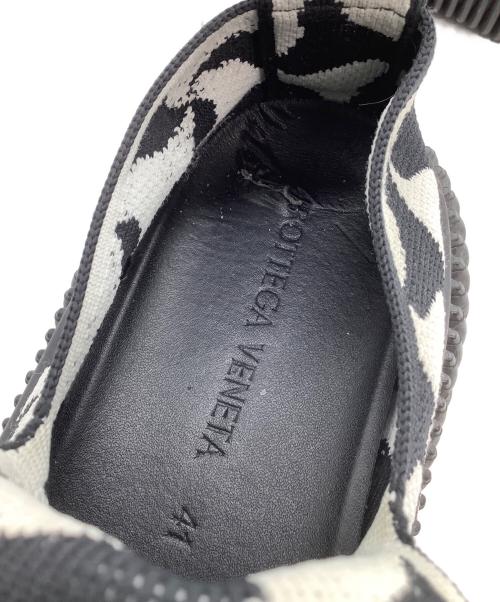 BOTTEGA VENETA（ボッテガベネタ）BOTTEGA VENETA (ボッテガベネタ) スリッポン RIPPLE KNIT JACQUARD SNEAKERS ホワイト×ブラック サイズ:41の古着・服飾アイテム