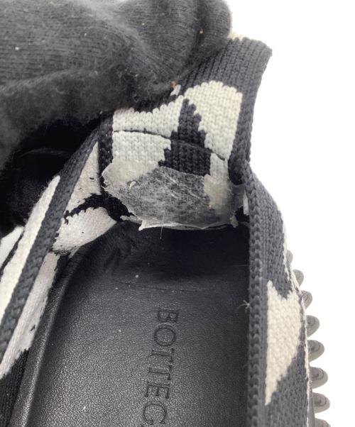 BOTTEGA VENETA（ボッテガベネタ）BOTTEGA VENETA (ボッテガベネタ) スリッポン RIPPLE KNIT JACQUARD SNEAKERS ホワイト×ブラック サイズ:41の古着・服飾アイテム
