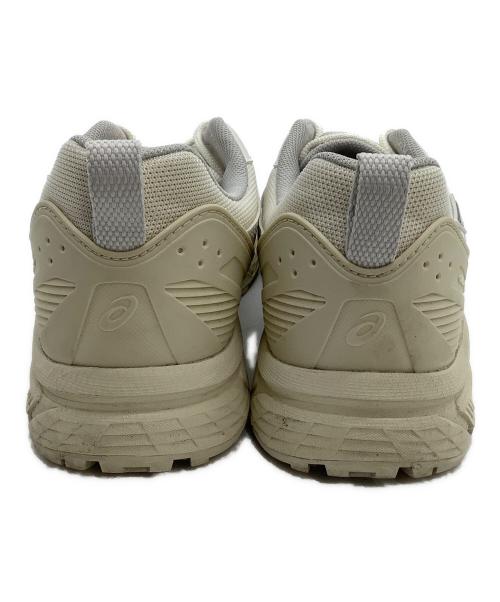 asics（アシックス）asics (アシックス) ローカットスニーカー ホワイト サイズ:28の古着・服飾アイテム