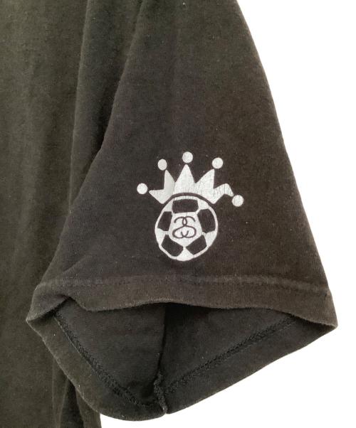 stussy（ステューシー）stussy (ステューシー) 半袖Tシャツ IT'S JUST A FRIENDLY GAME OF FOOTBALL ブラック サイズ:Mの古着・服飾アイテム