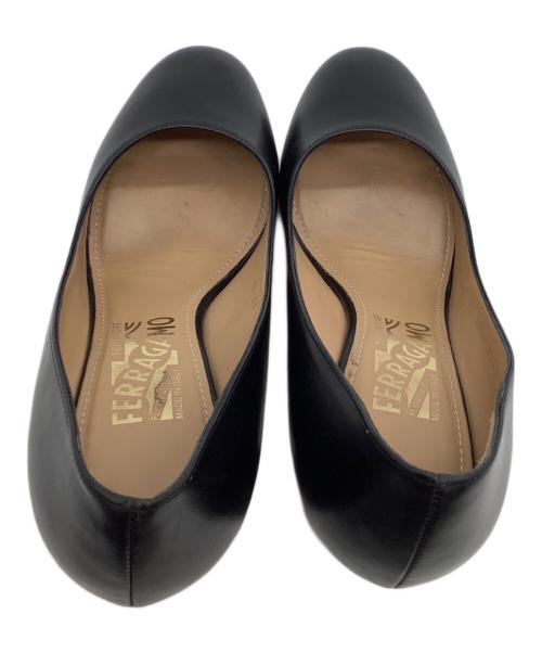 Salvatore Ferragamo（サルヴァトーレ フェラガモ）Salvatore Ferragamo (サルヴァトーレ フェラガモ) ヒールパンプス　SARINA ブラック サイズ:6の古着・服飾アイテム