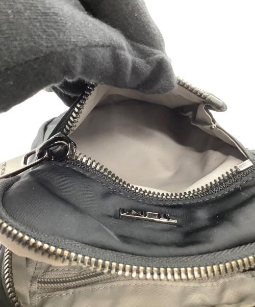 TUMI（トゥミ）TUMI (トゥミ) ショルダーバッグ　「ペルシャ」クロスボディ ブラックの古着・服飾アイテム
