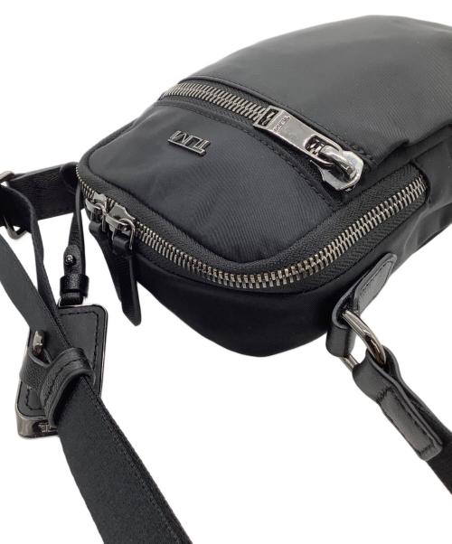 TUMI（トゥミ）TUMI (トゥミ) ショルダーバッグ　「ペルシャ」クロスボディ ブラックの古着・服飾アイテム