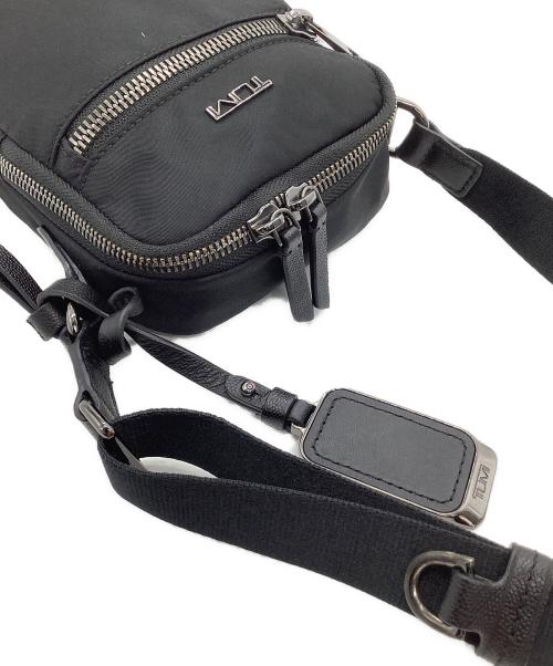 TUMI（トゥミ）TUMI (トゥミ) ショルダーバッグ　「ペルシャ」クロスボディ ブラックの古着・服飾アイテム