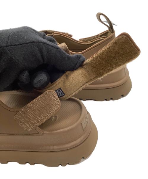 UGG（アグ）UGG (アグ) サンダル ブラウン サイズ:25の古着・服飾アイテム