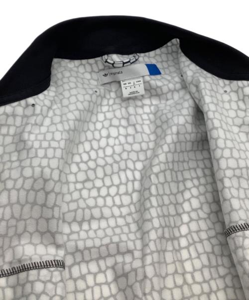 adidas（アディダス）adidas (アディダス) ジャケット　総柄 ブラック×ホワイト サイズ:Mの古着・服飾アイテム