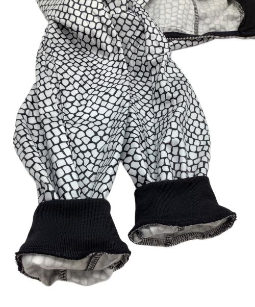 adidas（アディダス）adidas (アディダス) ジャケット　総柄 ブラック×ホワイト サイズ:Mの古着・服飾アイテム