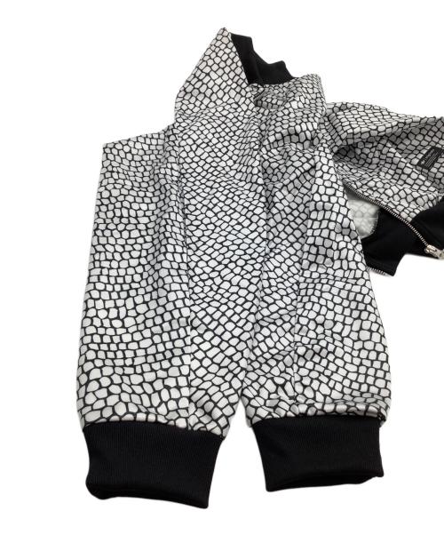 adidas（アディダス）adidas (アディダス) ジャケット　総柄 ブラック×ホワイト サイズ:Mの古着・服飾アイテム