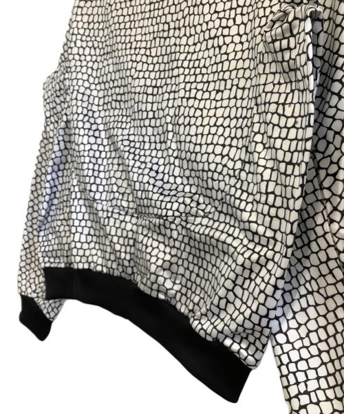 adidas（アディダス）adidas (アディダス) ジャケット　総柄 ブラック×ホワイト サイズ:Mの古着・服飾アイテム
