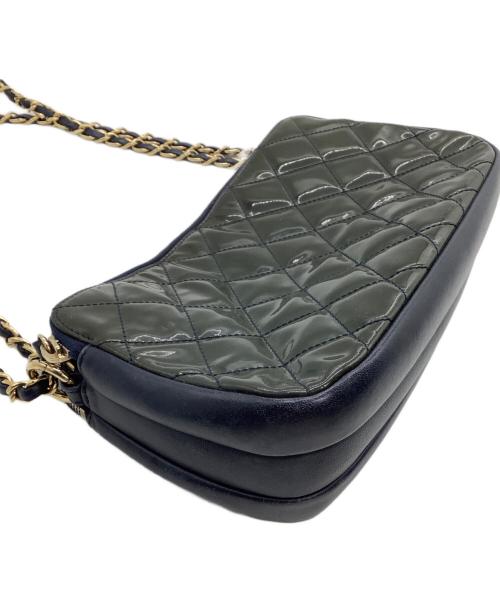 CHANEL（シャネル）CHANEL (シャネル) チェーンショルダーバッグ　マトラッセの古着・服飾アイテム