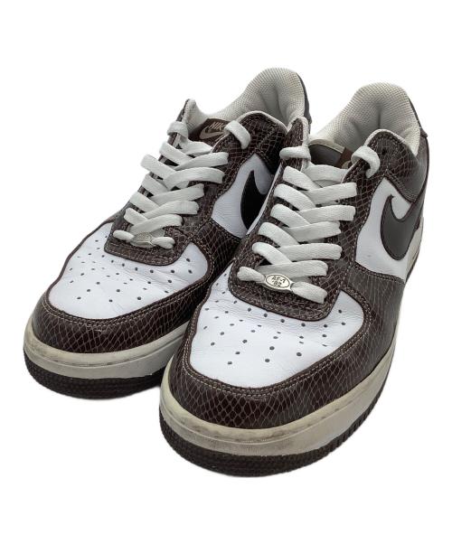 NIKE（ナイキ）NIKE (ナイキ) ローカットスニーカー　Nike AIR FORCE 1 茶蛇 ホワイト×ブラウン サイズ:27の古着・服飾アイテム