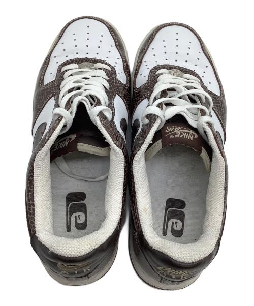 NIKE（ナイキ）NIKE (ナイキ) ローカットスニーカー　Nike AIR FORCE 1 茶蛇 ホワイト×ブラウン サイズ:27の古着・服飾アイテム