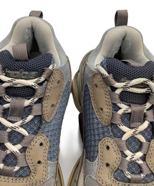 BALENCIAGA（バレンシアガ）BALENCIAGA (バレンシアガ) スニーカー　triple S グレー×ベージュ サイズ:26の古着・服飾アイテム