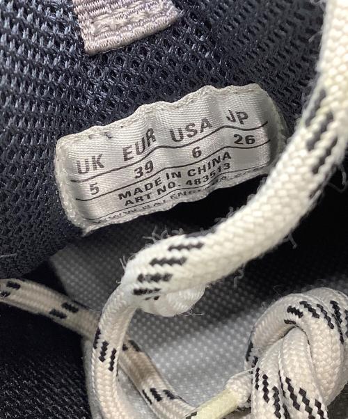 BALENCIAGA（バレンシアガ）BALENCIAGA (バレンシアガ) スニーカー　triple S グレー×ベージュ サイズ:26の古着・服飾アイテム