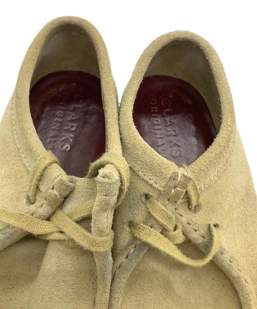 CLARKS ORIGINALS（クラークス オリジナルズ）CLARKS ORIGINALS (クラークス オリジナルズ) ワラビーシューズ ベージュ サイズ:26.5の古着・服飾アイテム