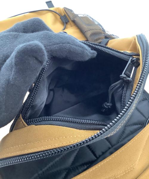 Carhartt WIP（カーハート ワーク イン プログレス）Carhartt WIP (カーハート ワーク イン プログレス) リュック KICKFLIP BACKPACK ブラウン 未使用品の古着・服飾アイテム