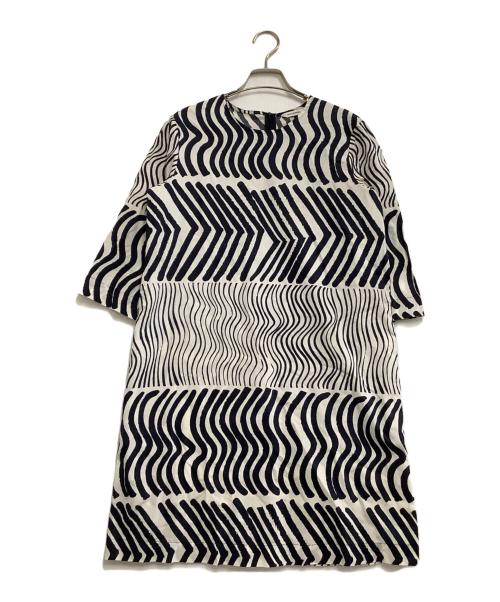 marimekko（マリメッコ）marimekko (マリメッコ) 半袖ワンピース ホワイト×ネイビー サイズ:38の古着・服飾アイテム