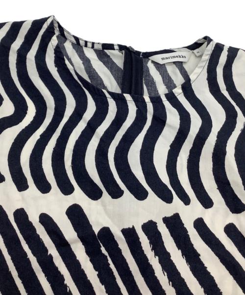 marimekko（マリメッコ）marimekko (マリメッコ) 半袖ワンピース ホワイト×ネイビー サイズ:38の古着・服飾アイテム