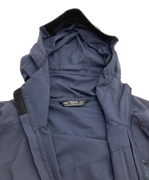 ARC'TERYX（アークテリクス）ARC'TERYX (アークテリクス) ナイロンジャケット　SQUAMISH HOODY ネイビー サイズ:Mの古着・服飾アイテム