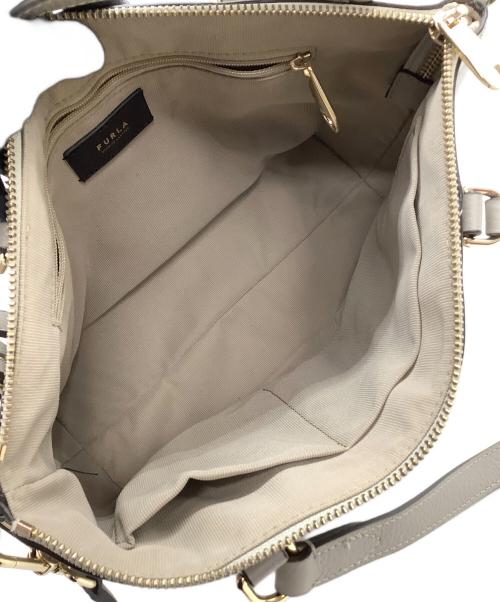 FURLA（フルラ）FURLA (フルラ) 2WAYショルダーバッグ DAFNE SATCHEL ライトグレーの古着・服飾アイテム