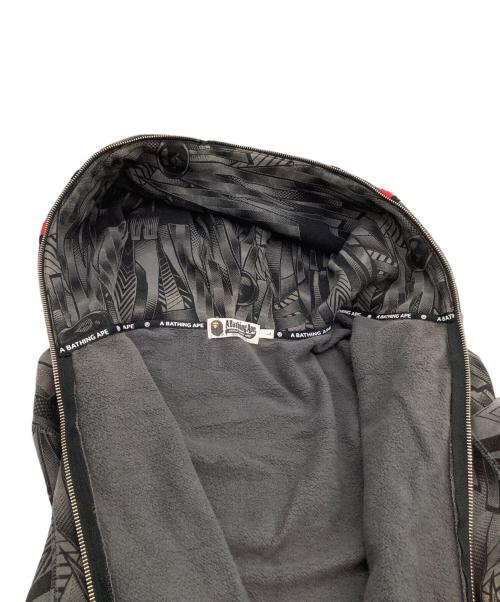 A BATHING APE（アベイシングエイプ）A BATHING APE (アベイシングエイプ) ジップパーカー　SPEED RACER SHARK FULL ZIP HOODIE グレー サイズ:Lの古着・服飾アイテム