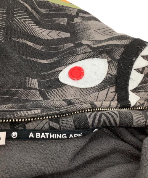 A BATHING APE（アベイシングエイプ）A BATHING APE (アベイシングエイプ) ジップパーカー　SPEED RACER SHARK FULL ZIP HOODIE グレー サイズ:Lの古着・服飾アイテム