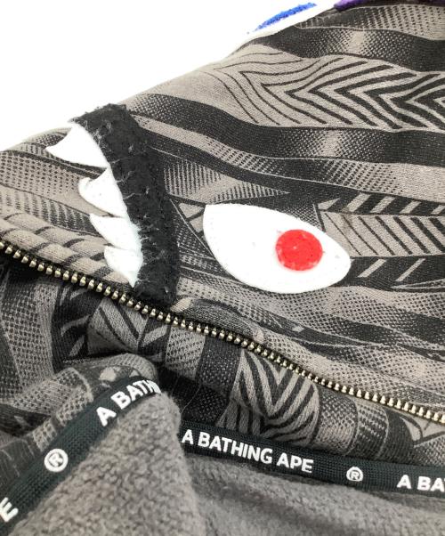 A BATHING APE（アベイシングエイプ）A BATHING APE (アベイシングエイプ) ジップパーカー　SPEED RACER SHARK FULL ZIP HOODIE グレー サイズ:Lの古着・服飾アイテム