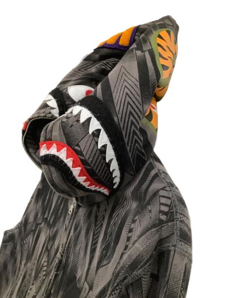 A BATHING APE（アベイシングエイプ）A BATHING APE (アベイシングエイプ) ジップパーカー　SPEED RACER SHARK FULL ZIP HOODIE グレー サイズ:Lの古着・服飾アイテム