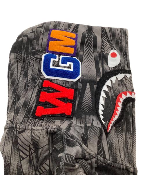 A BATHING APE（アベイシングエイプ）A BATHING APE (アベイシングエイプ) ジップパーカー　SPEED RACER SHARK FULL ZIP HOODIE グレー サイズ:Lの古着・服飾アイテム