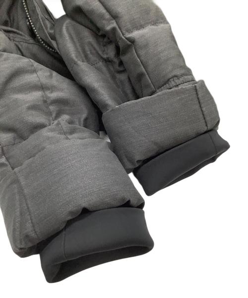 BARNEYS NEWYORK（バーニーズ・ニューヨーク）BARNEYS NEWYORK (バーニーズ・ニューヨーク) PEUTEREY (ピューテリー) ダウンジャケット グレー サイズ:XSの古着・服飾アイテム