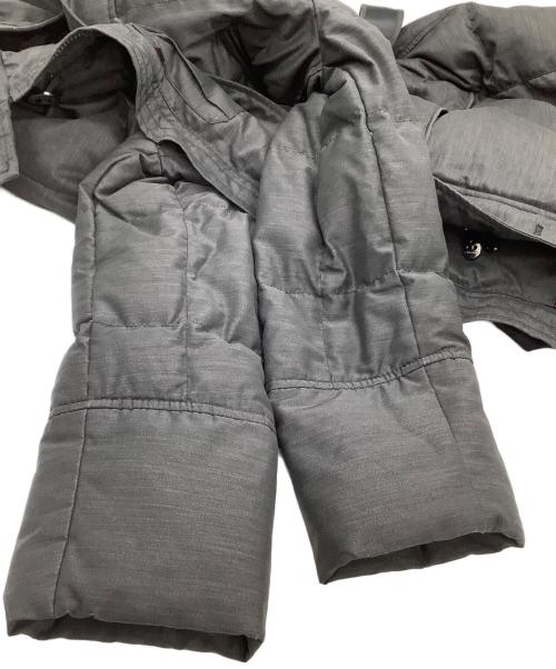 BARNEYS NEWYORK（バーニーズ・ニューヨーク）BARNEYS NEWYORK (バーニーズ・ニューヨーク) PEUTEREY (ピューテリー) ダウンジャケット グレー サイズ:XSの古着・服飾アイテム