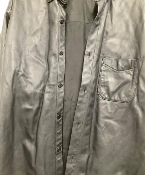 STEVEN ALAN（スティーブンアラン）STEVEN ALAN (スティーブンアラン) 長袖シャツ　SHEEP LEATHER REGULAR COLLAR SHIRT-LOOSE ブラック サイズ:XLの古着・服飾アイテム