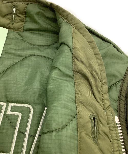 OAMC（オーエーエムシー）OAMC (オーエーエムシー) キルティングジャケット　22AW OVERDYED M-65 LINER カーキ サイズ:Mの古着・服飾アイテム