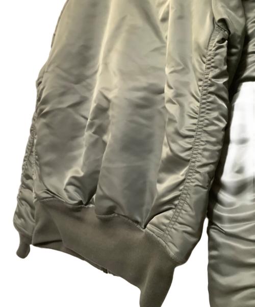 ALPHA INDUSTRIES（アルファインダストリーズ）ALPHA INDUSTRIES (アルファインダストリーズ) MA-1ジャケット カーキ サイズ:Mの古着・服飾アイテム