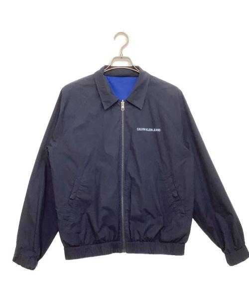 Calvin Klein Jeans（カルバンクラインジーンズ）Calvin Klein Jeans (カルバンクラインジーンズ) リバーシブルブルゾン ブルー×ネイビー サイズ:Mの古着・服飾アイテム