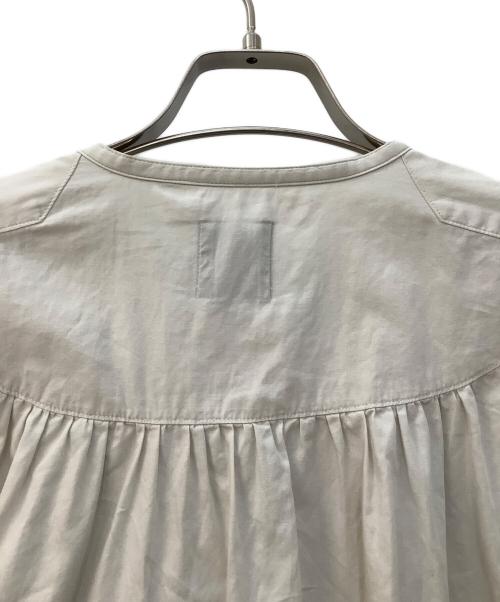 オオカミとフクロウ（オオカミトフクロウ）オオカミとフクロウ (オオカミトフクロウ) 長袖ブラウス ライトグレー サイズ:−の古着・服飾アイテム