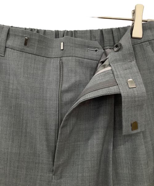 FRAMeWORK（フレームワーク）FRAMeWORK (フレームワーク) ウォッシャブルTWタックワイドパンツ グレー サイズ:40の古着・服飾アイテム
