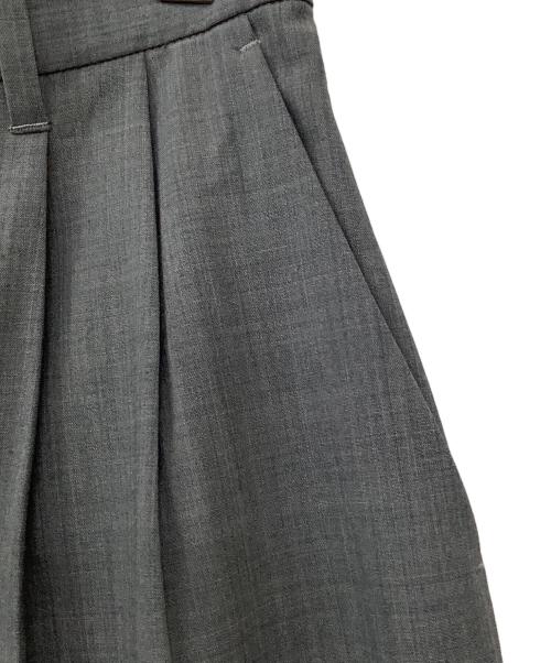 FRAMeWORK（フレームワーク）FRAMeWORK (フレームワーク) ウォッシャブルTWタックワイドパンツ グレー サイズ:40の古着・服飾アイテム