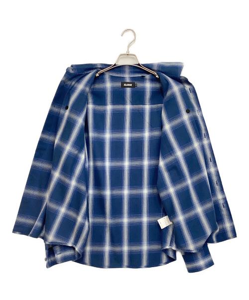 X-LARGE（エクストララージ）X-LARGE (エクストララージ) OLD ENGLISH L/S FLANNEL SHIRT ブルー サイズ:Mの古着・服飾アイテム